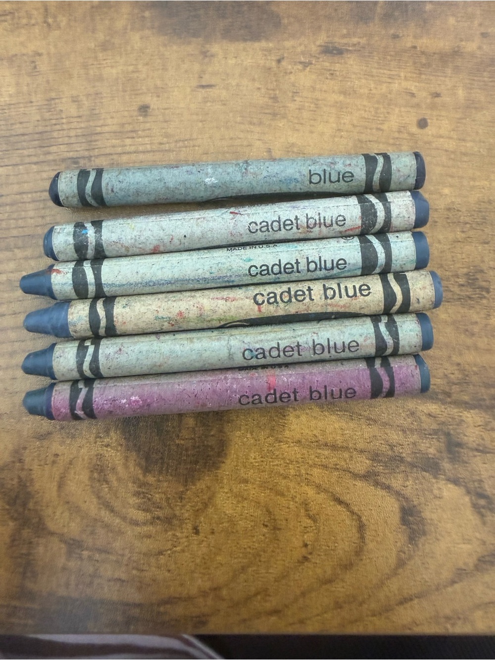 Set of vintage / collectible / discontinued Crayola crayons - blues